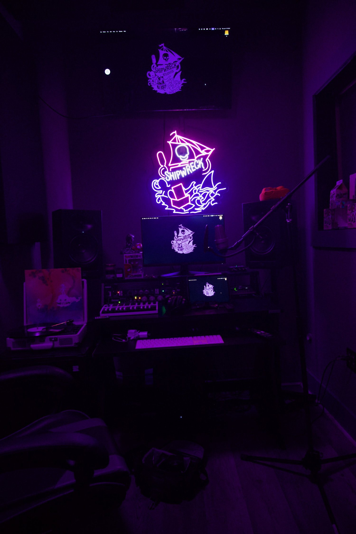 Shipwreck studio interior 1